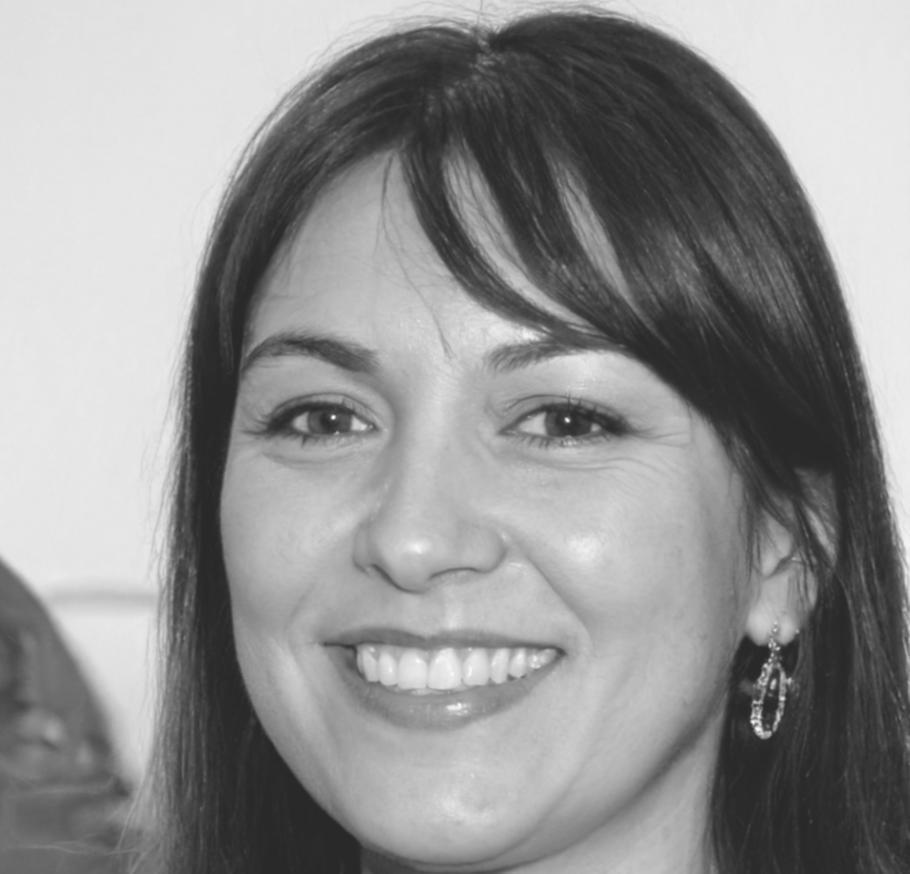 Iris Belcourt, formatrice en analyse financière